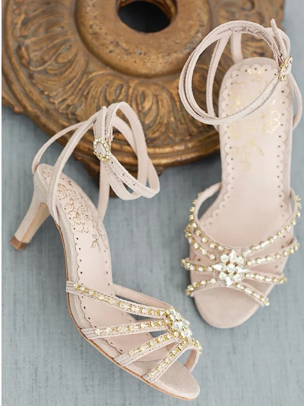 Joyfolie Maelyn Nude Blush Size 3Y Leather Rhinestone Kitten Heel Sandals NEW